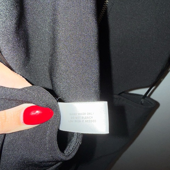 Elegant Black Jumpsuit - Picture 4 of 5